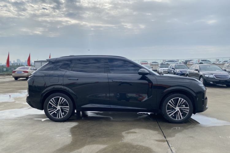 Used Lynk & Co 08 EM-P 2023 120km Long-Range Pro Exterior 8