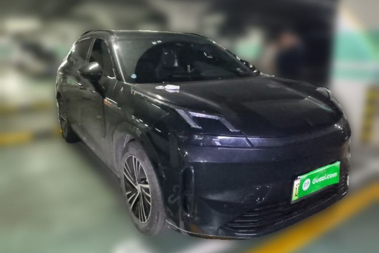 Used Lynk & Co 08 EM-P 2023 120km Long-Range Halo Front Right 45 Deg