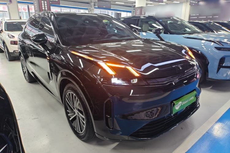 Used Lynk & Co 08 EM-P 2023 120km Long-Range Halo Front Right 45 Deg