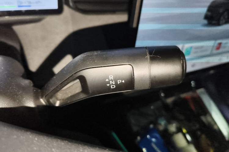 Used Lynk & Co 08 EM-P 2023 120km Long-Range Halo Gear Lever