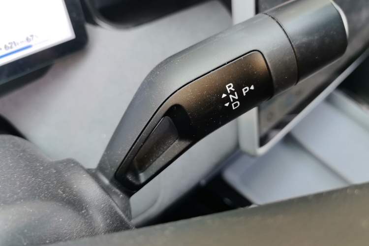 Used Lynk & Co 08 EM-P 2023 120km Long-Range Halo Gear Lever