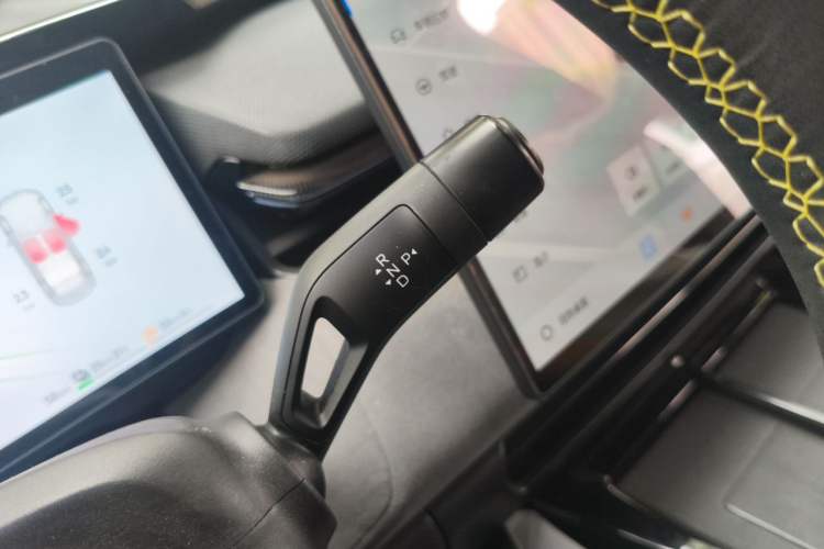 Used Lynk & Co 08 EM-P 2023 120km Long-Range Halo Gear Lever