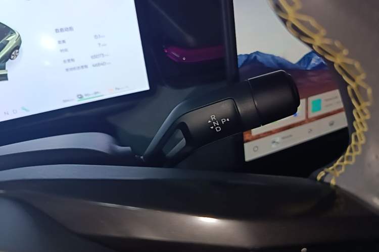 Used Lynk & Co 08 EM-P 2023 120km Long-Range Halo Gear Lever