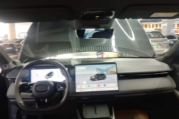 Used Lynk & Co 08 EM-P 2023 120km Long-Range Halo Headliner