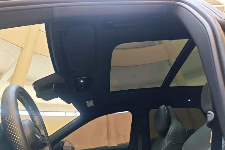 Used Lynk & Co 08 EM-P 2023 120km Long-Range Pro Headliner