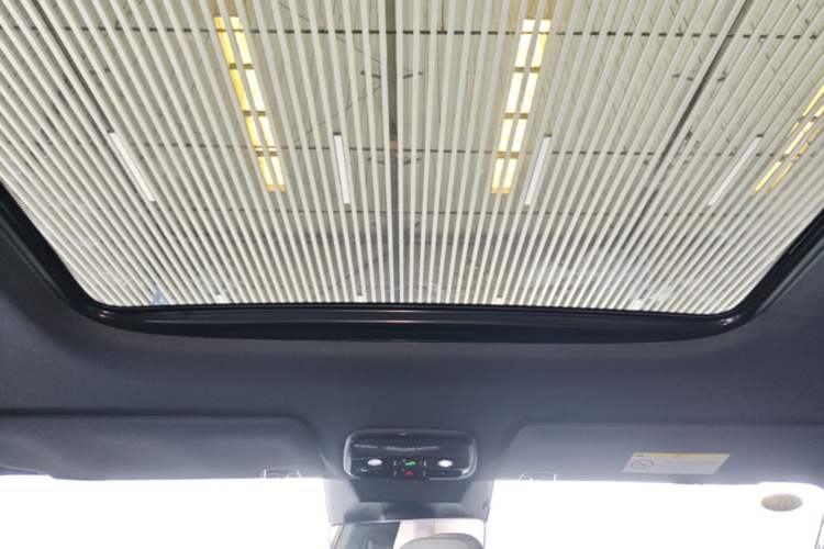 Used Lynk & Co 08 EM-P 2023 120km Long-Range Pro Headliner