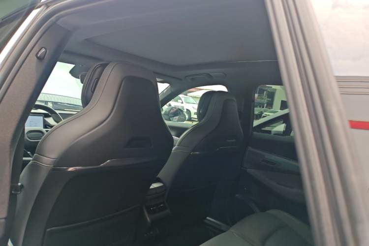 Used Lynk & Co 08 EM-P 2023 245km Ultra-Long Range Halo Headliner