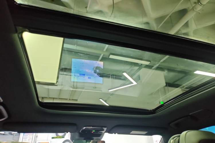 Used Lynk & Co 08 EM-P 2023 120km Long-Range Halo Headliner