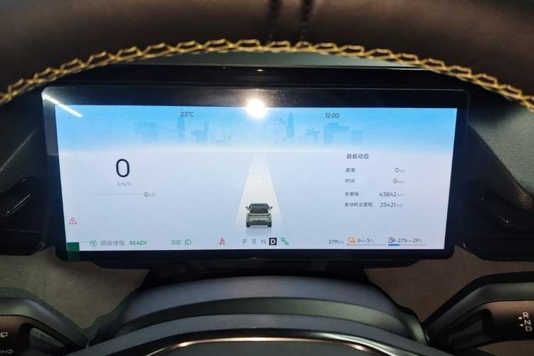 Used Lynk & Co 08 EM-P 2023 120km Long-Range Halo Instrument Cluster