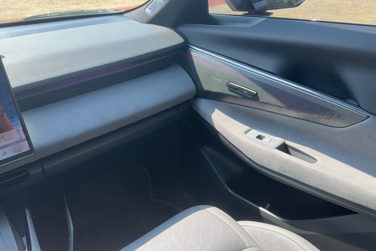 Used Lynk & Co 08 EM-P 2023 120km Long-Range Halo Interior 10