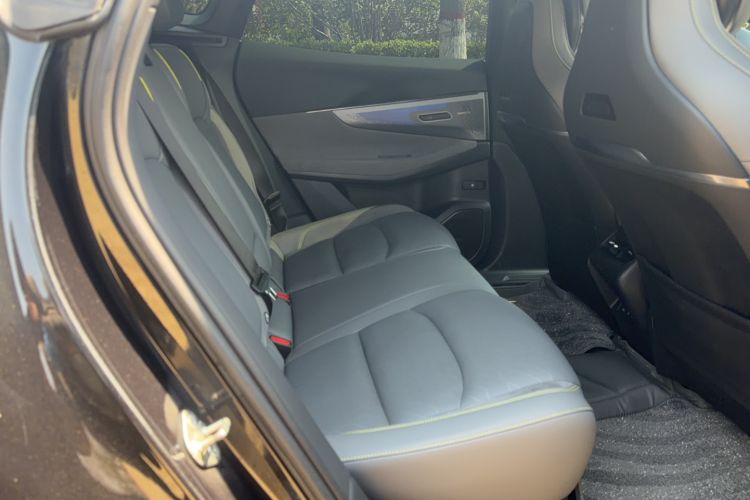 Used Lynk & Co 08 EM-P 2023 120km Long-Range Halo Interior 12