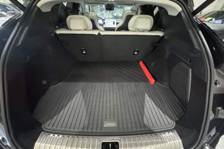 Used Lynk & Co 08 EM-P 2023 245km Ultra-Long Range Halo Interior 12