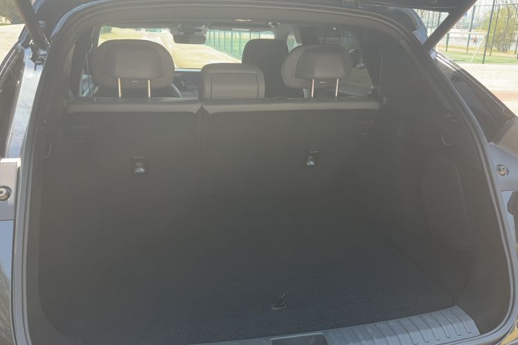 Used Lynk & Co 08 EM-P 2023 120km Long-Range Halo Interior 13