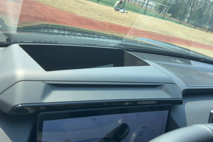 Used Lynk & Co 08 EM-P 2023 120km Long-Range Halo Interior 14