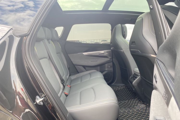 Used Lynk & Co 08 EM-P 2023 120km Long-Range Pro Interior 14