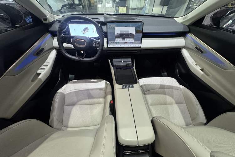 Used Lynk & Co 08 EM-P 2023 245km Ultra-Long Range Halo Interior 3