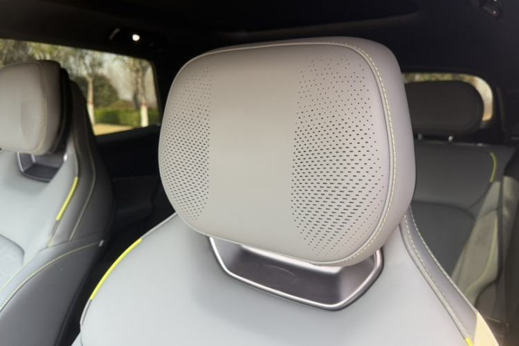 Used Lynk & Co 08 EM-P 2023 120km Long-Range Halo Interior 4