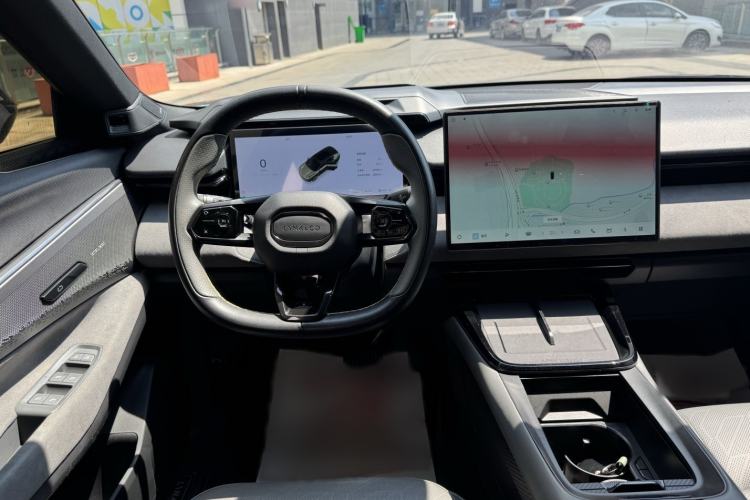 Used Lynk & Co 08 EM-P 2023 120km Long-Range Halo Interior 7