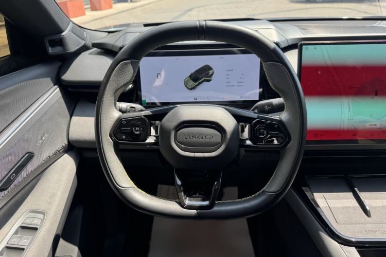 Used Lynk & Co 08 EM-P 2023 120km Long-Range Halo Interior 8