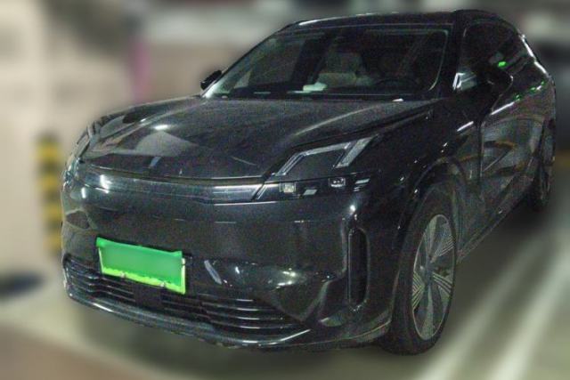Używany Lynk & Co 08 EM-P 2023 220km All-Wheel-Drive Performance Halo
