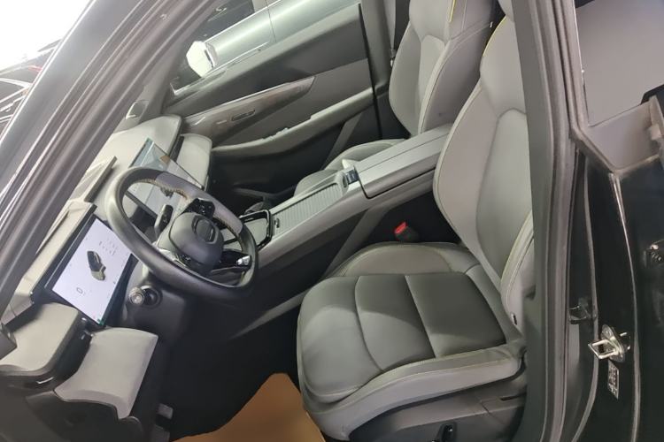 Used Lynk & Co 08 EM-P 2023 120km Long-Range Halo Left Front Seat
