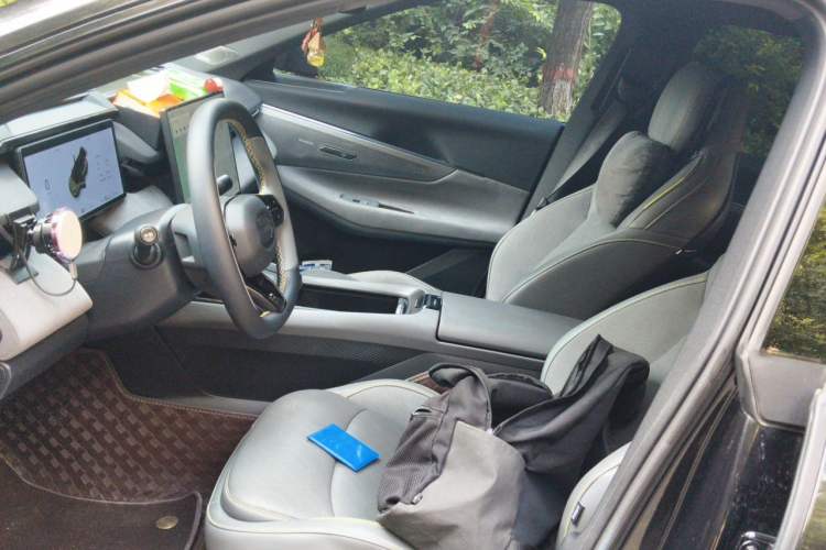 Used Lynk & Co 08 EM-P 2023 245km Ultra-Long Range Halo Left Front Seat