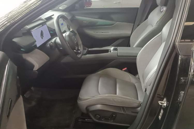 Used Lynk & Co 08 EM-P 2023 245km Ultra-Long Range Halo Left Front Seat