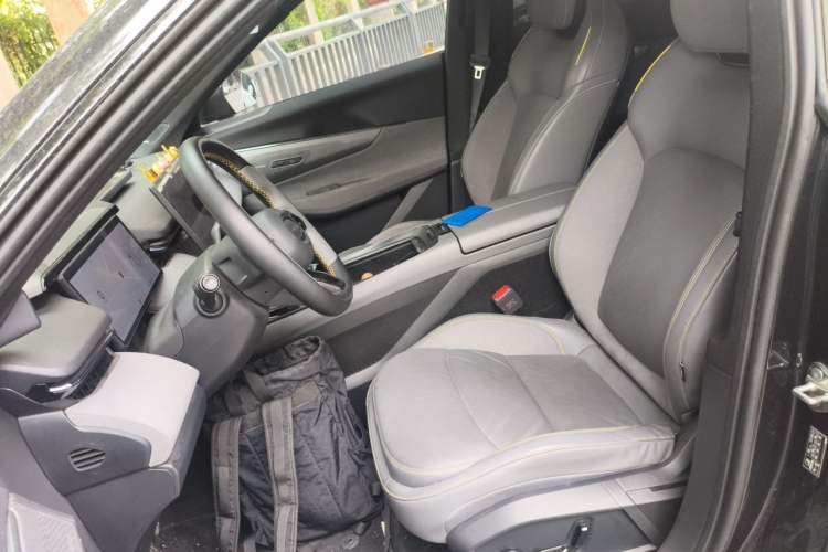 Used Lynk & Co 08 EM-P 2023 120km Long-Range Halo Left Front Seat