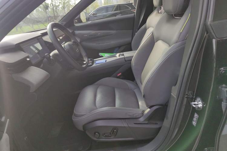 Used Lynk & Co 08 EM-P 2023 120km Long-Range Pro Left Front Seat