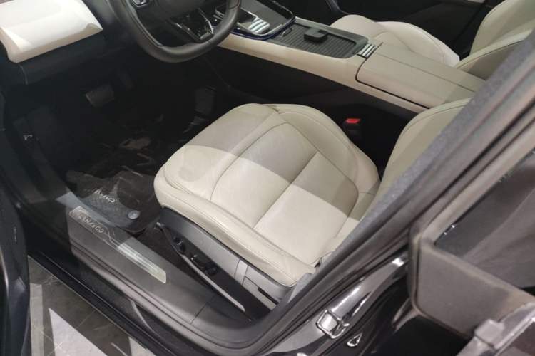 Used Lynk & Co 08 EM-P 2023 245km Ultra-Long Range Halo Left Front Seat