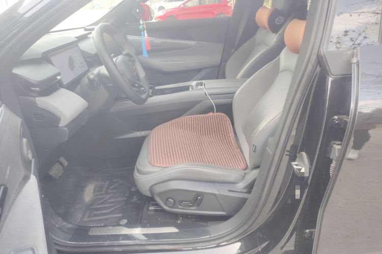 Used Lynk & Co 08 EM-P 2023 120km Long-Range Pro Left Front Seat