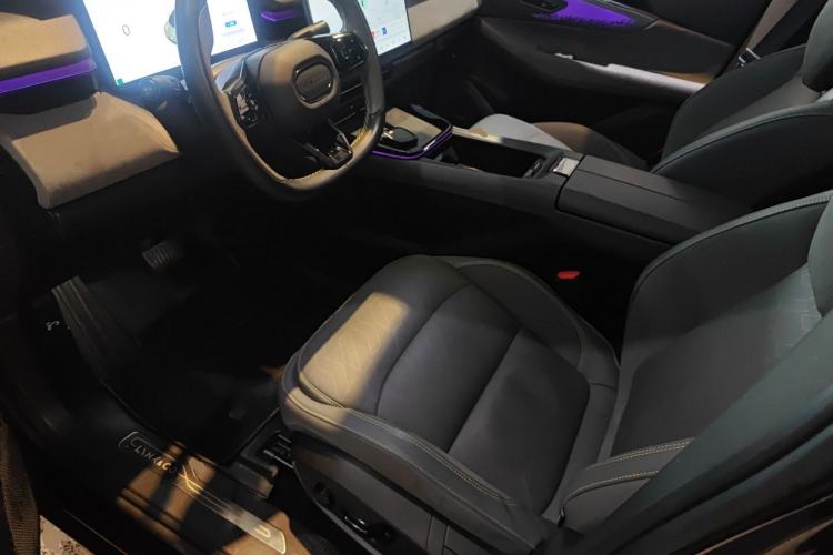 Used Lynk & Co 08 EM-P 2023 120km Long-Range Halo Left Front Seat