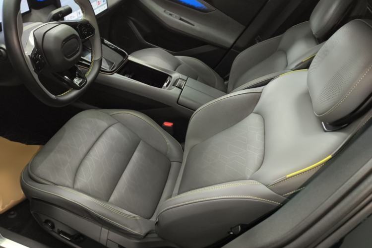 Used Lynk & Co 08 EM-P 2023 245km Ultra-Long Range Halo Left Front Seat