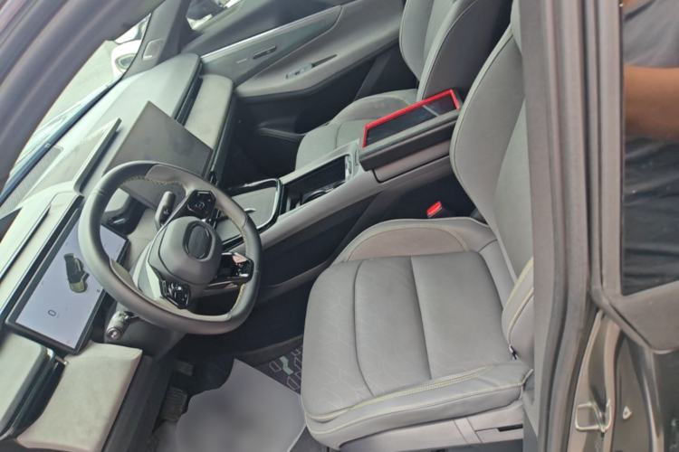 Used Lynk & Co 08 EM-P 2023 245km Ultra-Long Range Halo Left Front Seat