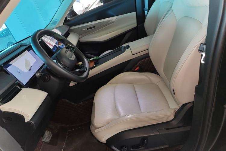 Used Lynk & Co 08 EM-P 2023 245km Ultra-Long Range Halo Left Front Seat