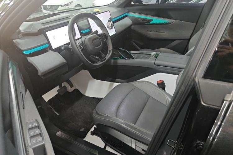 Used Lynk & Co 08 EM-P 2023 120km Long-Range Halo Left Front Seat