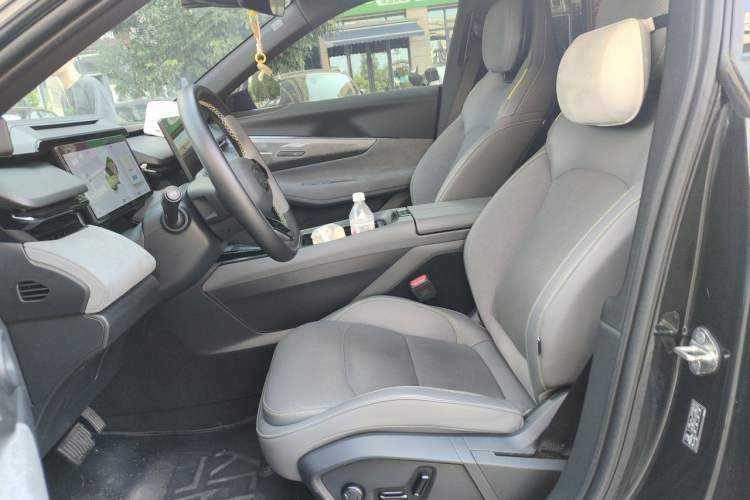 Used Lynk & Co 08 EM-P 2023 245km Ultra-Long Range Halo Left Front Seat