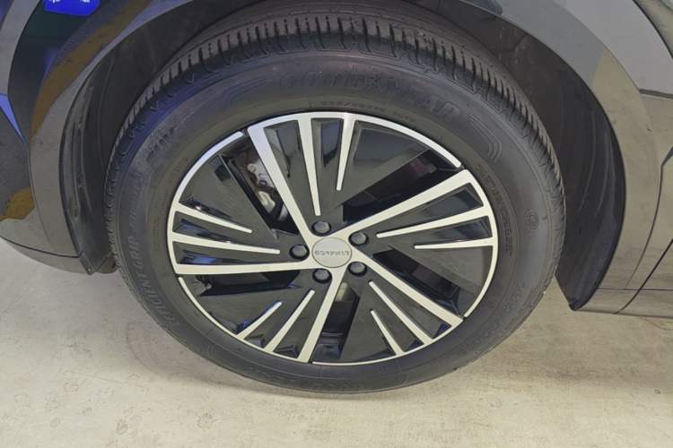 Used Lynk & Co 08 EM-P 2023 120km Long-Range Halo Left Front Wheel Hub