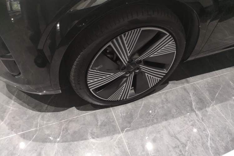 Used Lynk & Co 08 EM-P 2023 245km Ultra-Long Range Halo Left Front Wheel Hub