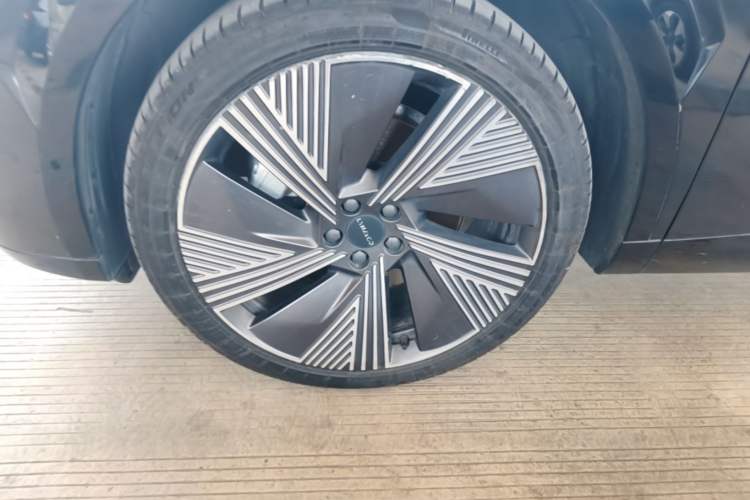 Used Lynk & Co 08 EM-P 2023 120km Long-Range Halo Left Front Wheel Hub
