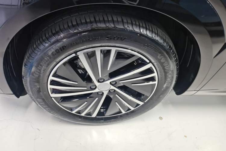 Used Lynk & Co 08 EM-P 2023 120km Long-Range Halo Left Front Wheel Hub