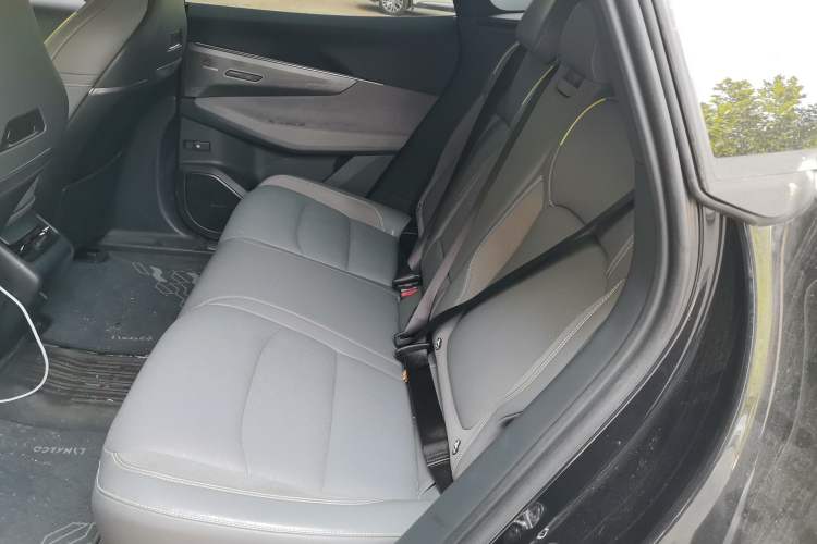Used Lynk & Co 08 EM-P 2023 120km Long-Range Halo Left Rear Seat