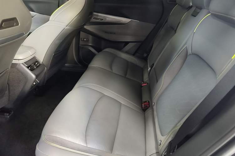 Used Lynk & Co 08 EM-P 2023 245km Ultra-Long Range Halo Left Rear Seat
