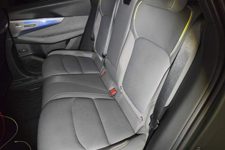 Used Lynk & Co 08 EM-P 2023 220km All-Wheel-Drive Performance Halo Left Rear Seat