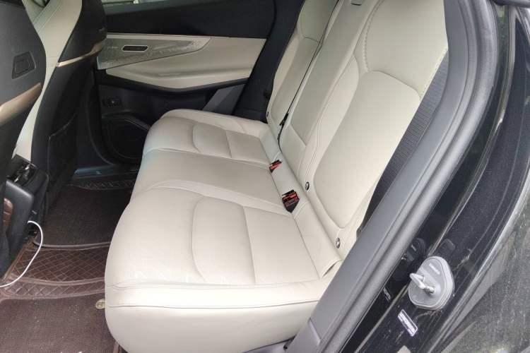 Used Lynk & Co 08 EM-P 2023 245km Ultra-Long Range Halo Left Rear Seat