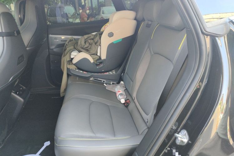 Used Lynk & Co 08 EM-P 2023 245km Ultra-Long Range Halo Left Rear Seat
