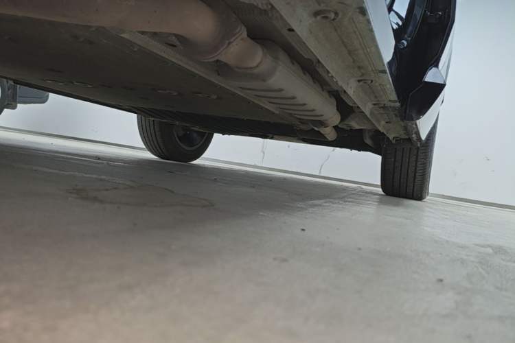 Used Lynk & Co 08 EM-P 2023 120km Long-Range Halo Left Side Sill