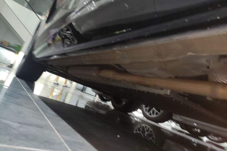 Used Lynk & Co 08 EM-P 2023 245km Ultra-Long Range Halo Left Side Sill