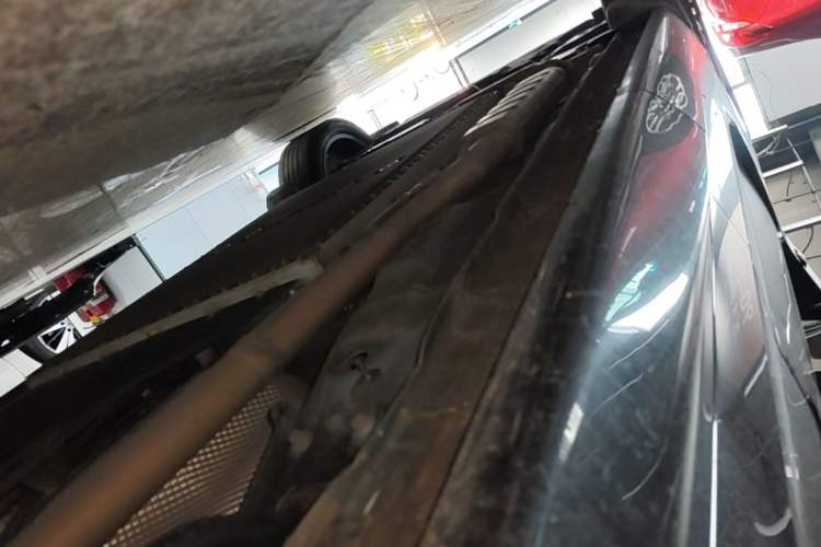 Used Lynk & Co 08 EM-P 2023 245km Ultra-Long Range Halo Left Side Sill