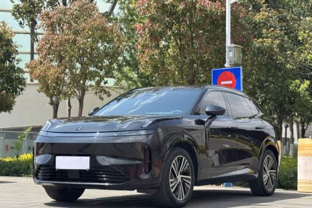 Used Lynk & Co 08 EM-P 2023 120km Long-Range Halo